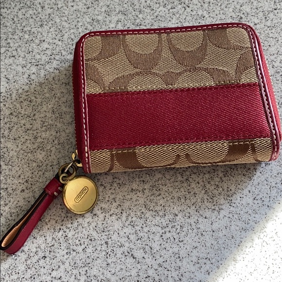 Sold ** Coach wallet - Picture 1 of 3